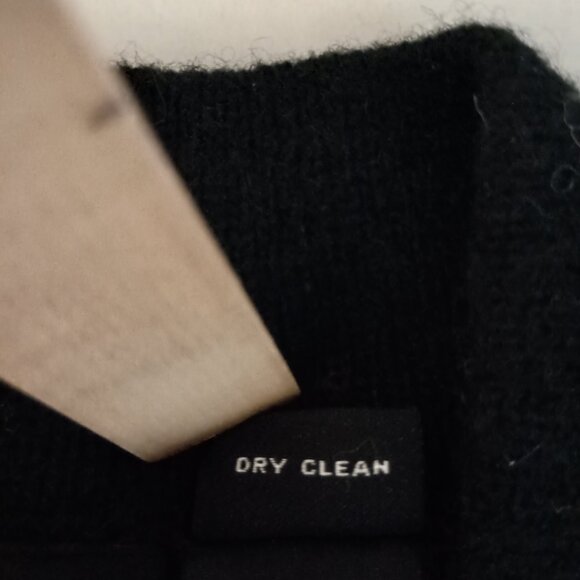 Skyr Red Wool Fair Isle Cardigan Sweater w/ Ornate Metal Clasps Women's Medium - Picture 9 of 15